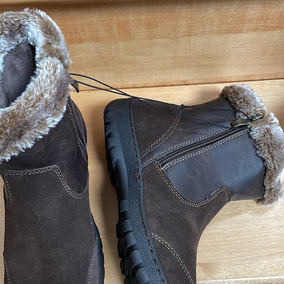 Khombu - Women’s All Seasons Boots - Picture 7 of 11